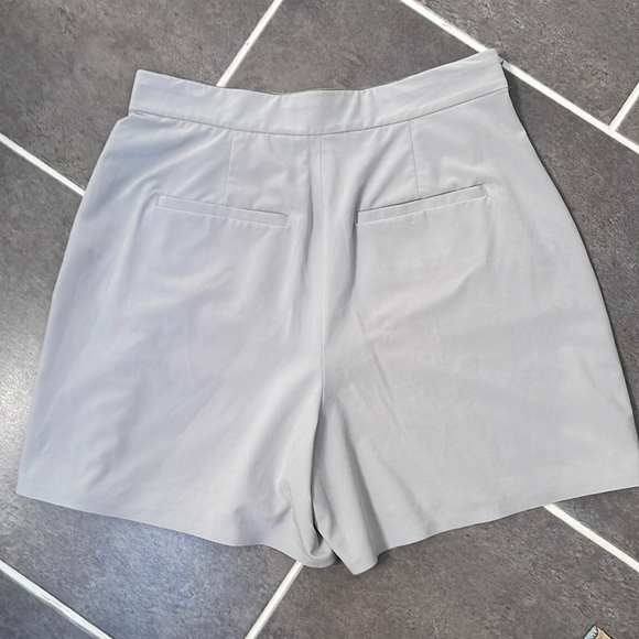 Athleta Light Grey Planner Skort | Woman’s size 0 - Picture 3 of 10